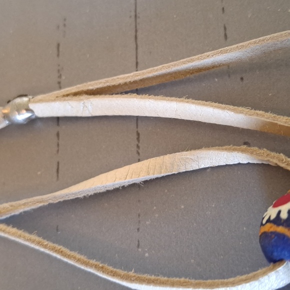 Handmade Daisy & Leather Earrings - Picture 3 of 4